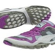 در تابستان به راحتی قید کتانی ها را بزنید!