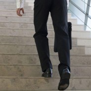 بالا رفتن از پله ضرر دارد یا پایین آمدن از آن؟